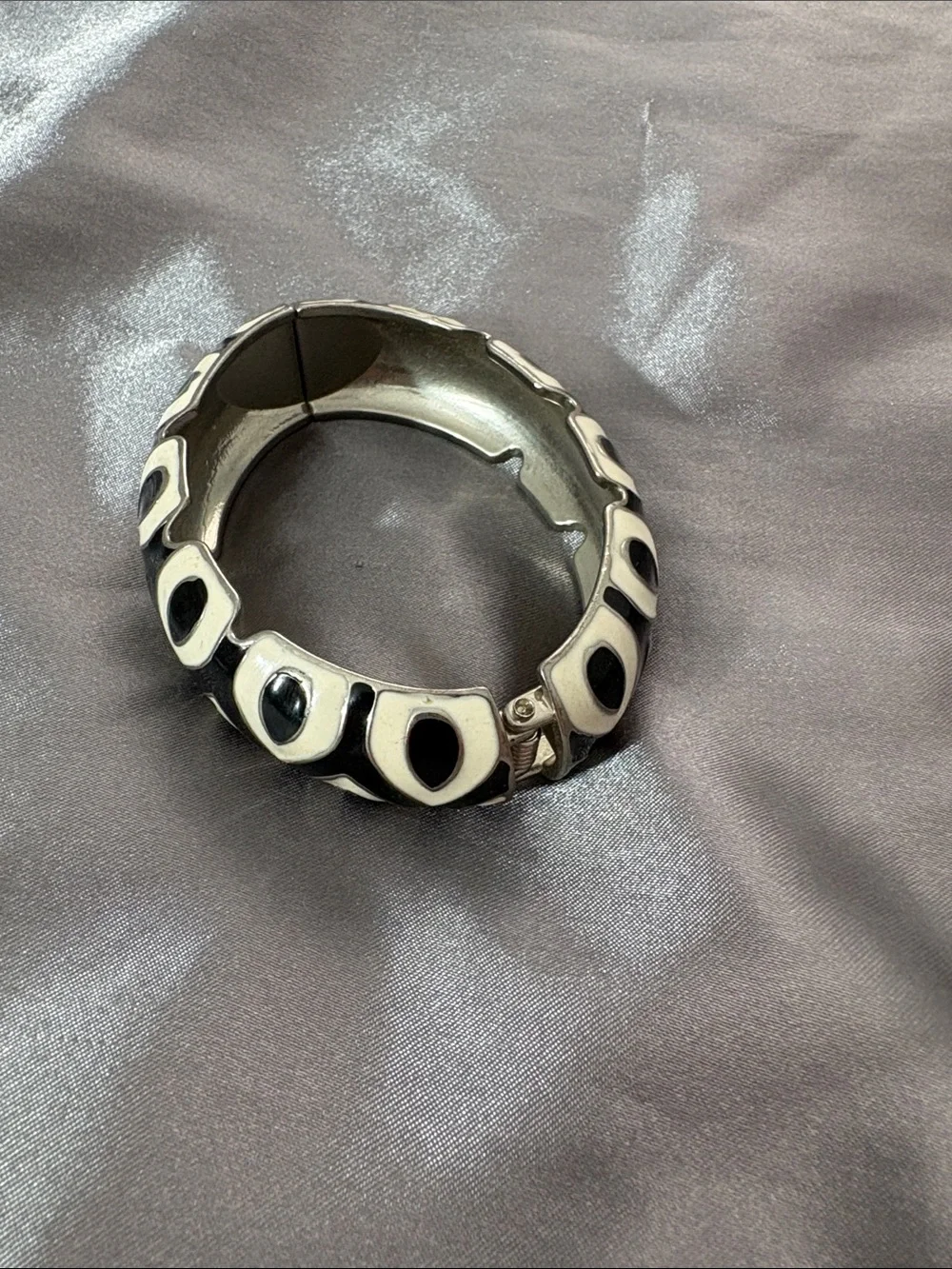 Vintage Black and White Enamel Patterned Bangle Bracelet